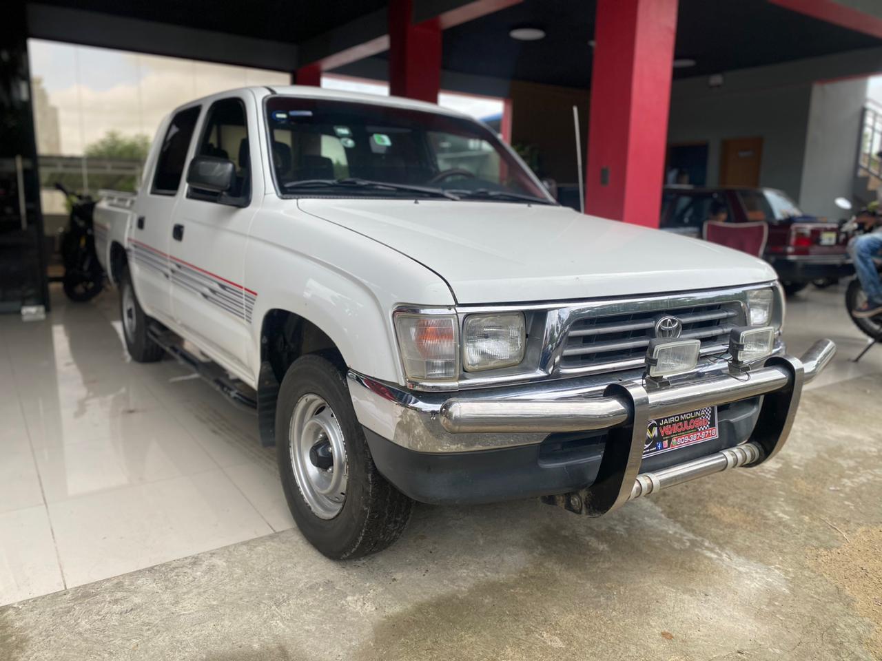 jeepetas y camionetas - TOYOTA HILUX 2000  1