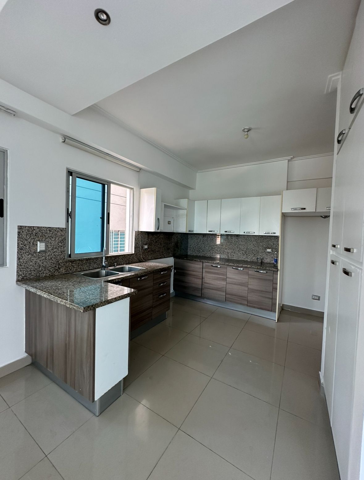 apartamentos - Apartamento en alquiler Evaristo Morales de 3 hab. 3