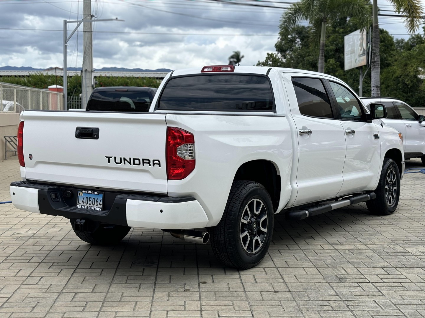 jeepetas y camionetas - Toyota Tundra Edicion 1794 4x4 año 2016. 2