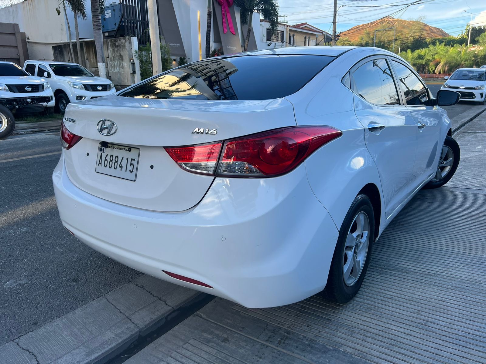 carros -  Hyundai Avante 2012 3