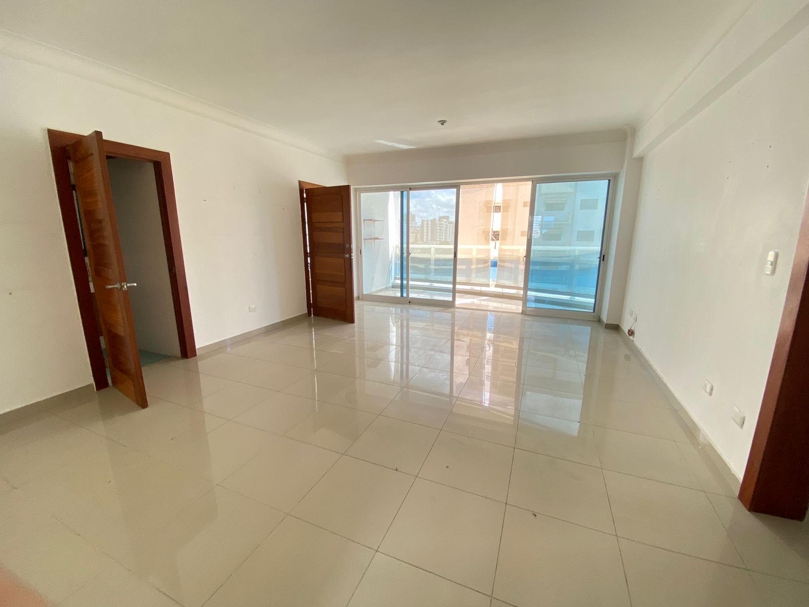 apartamentos - venta de apartamento 6to piso de 134mts Evaristo morales Distrito Nacional  7