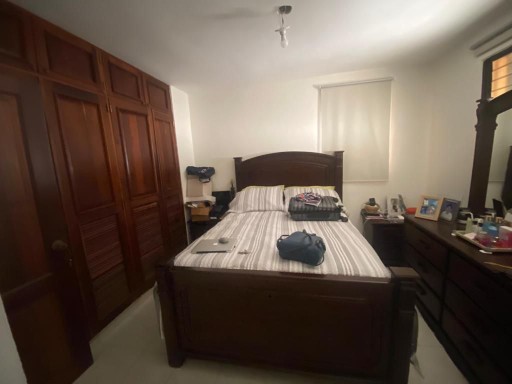 apartamentos - SE ALQUILA EN LOS RESTAURADORES  
2DO PISO
 2