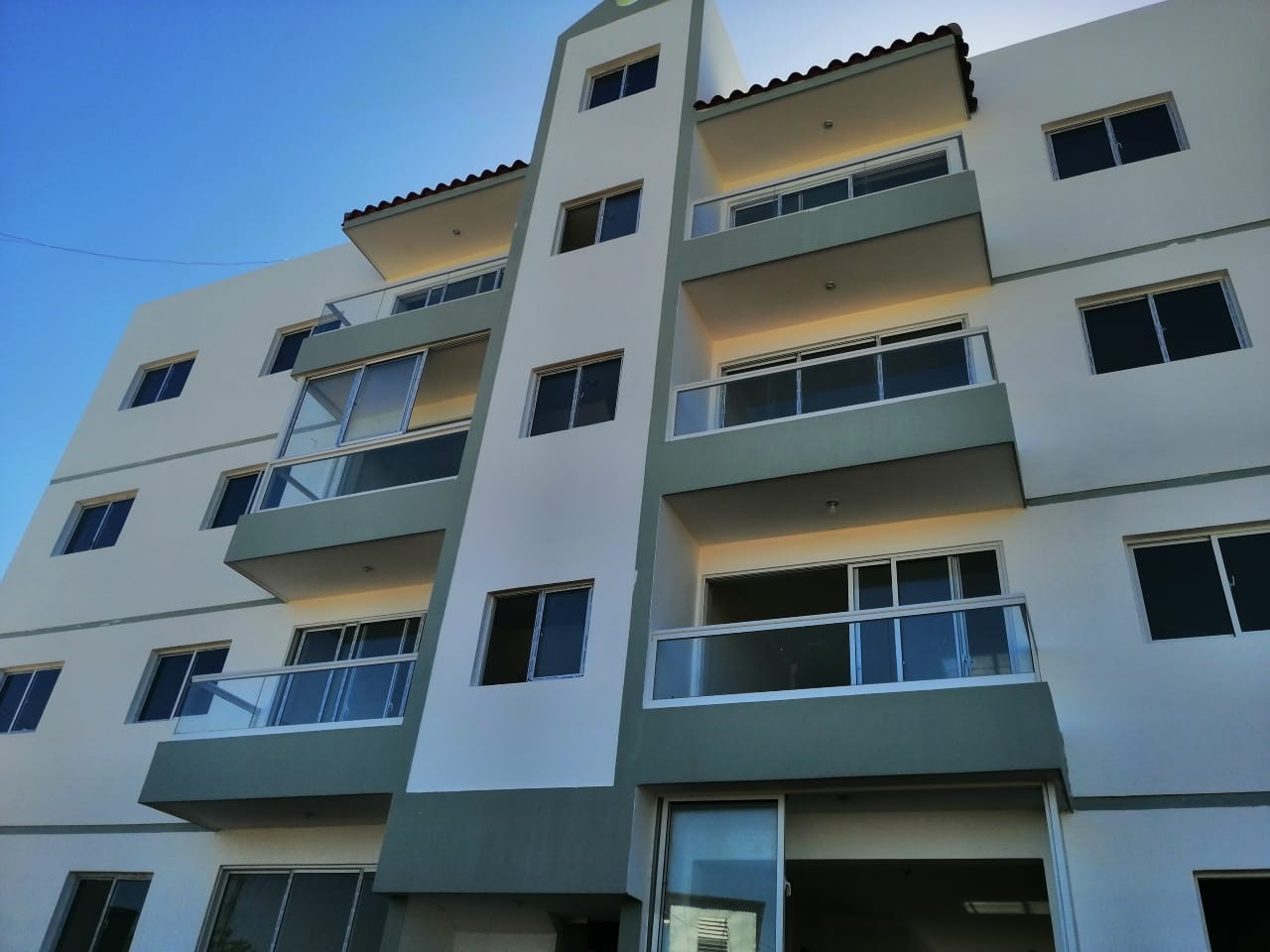 apartamentos - Apartamento segundo piso Listo Jacobo Majluta. 