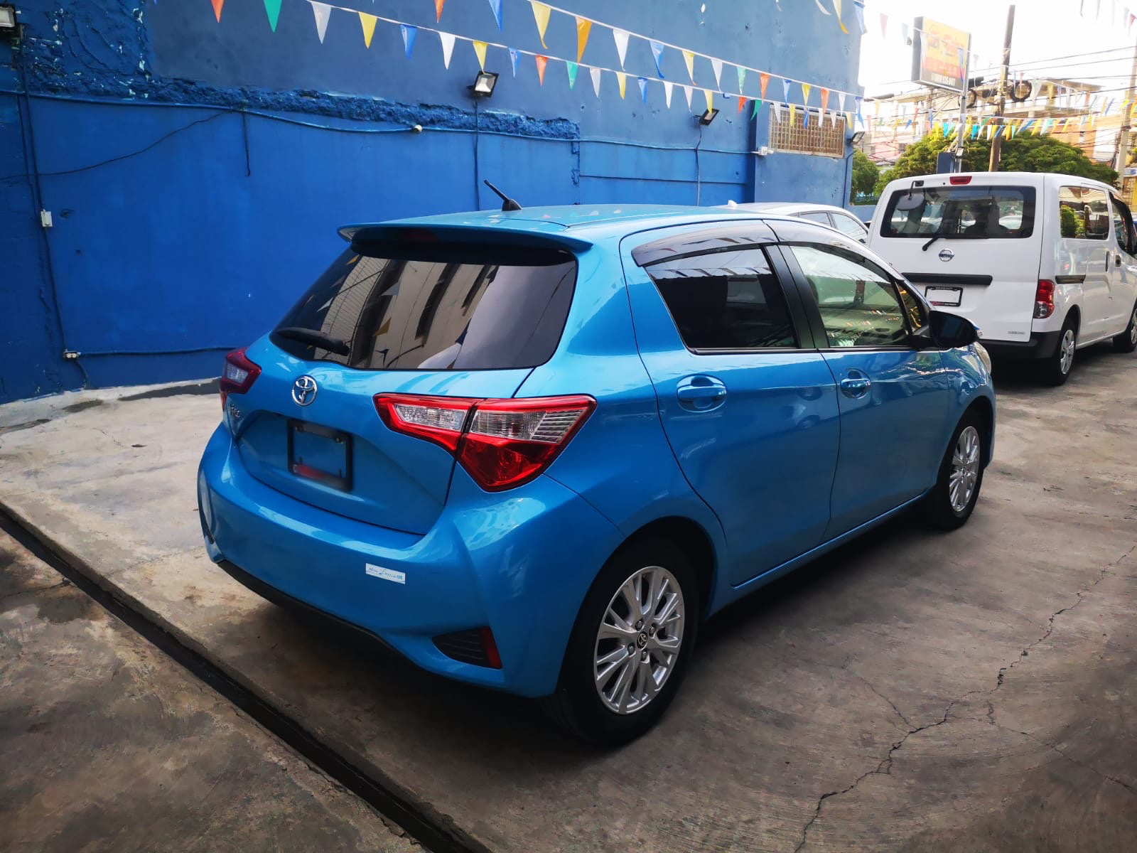 carros - OFERTA Toyota Vitz 2018 el FULL y en color especial 3