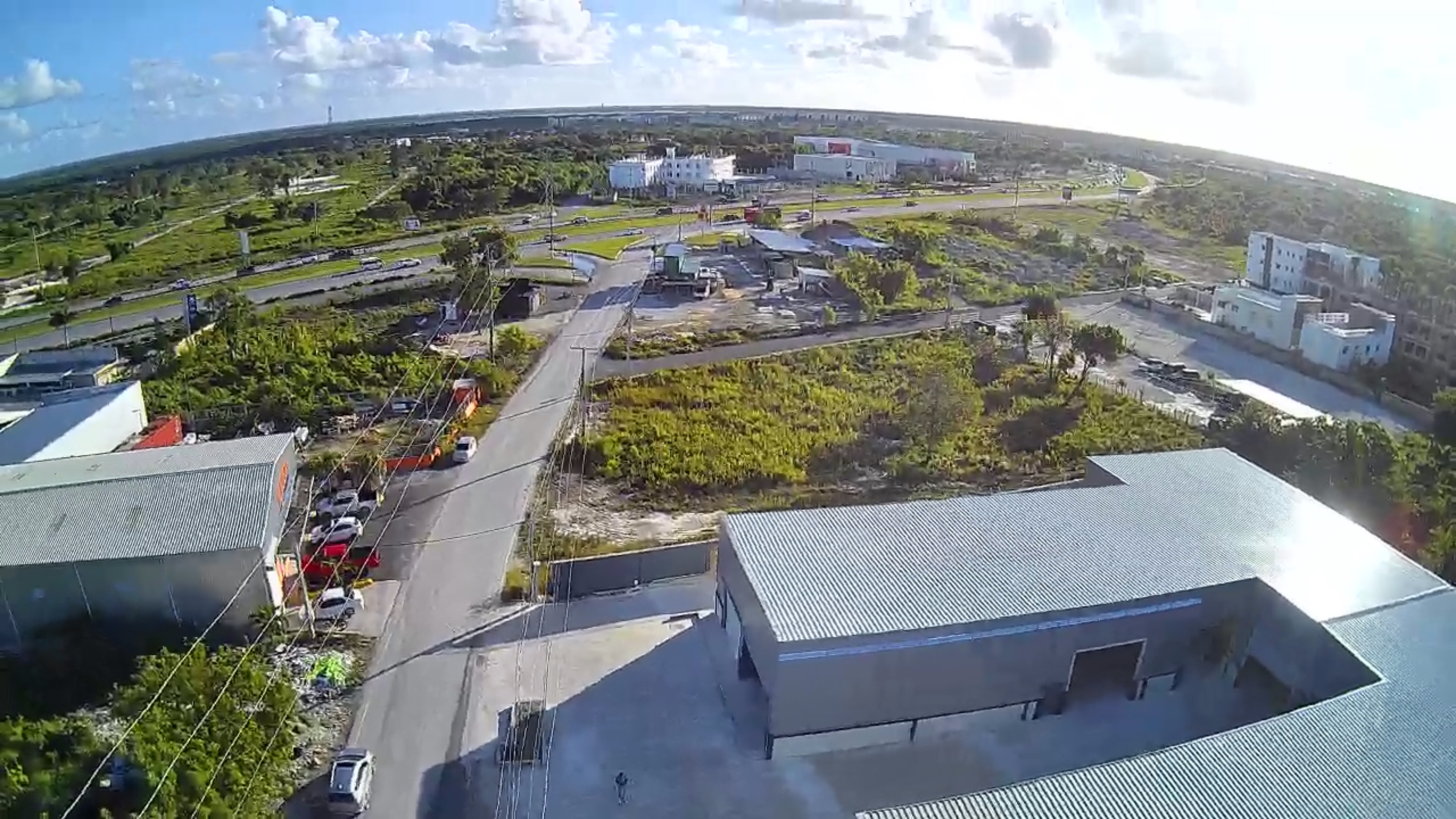 oficinas y locales comerciales - Se rentan naves industriales y comerciales en el boulevard de bávaro punta cana  1