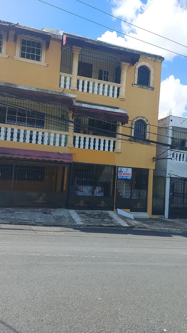 apartamentos - Vendo edificio en la urbanización Maximo Gomez de villa Mella.  4