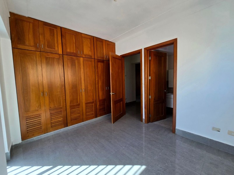 apartamentos - Venta de Apartamento amplio en Naco 4