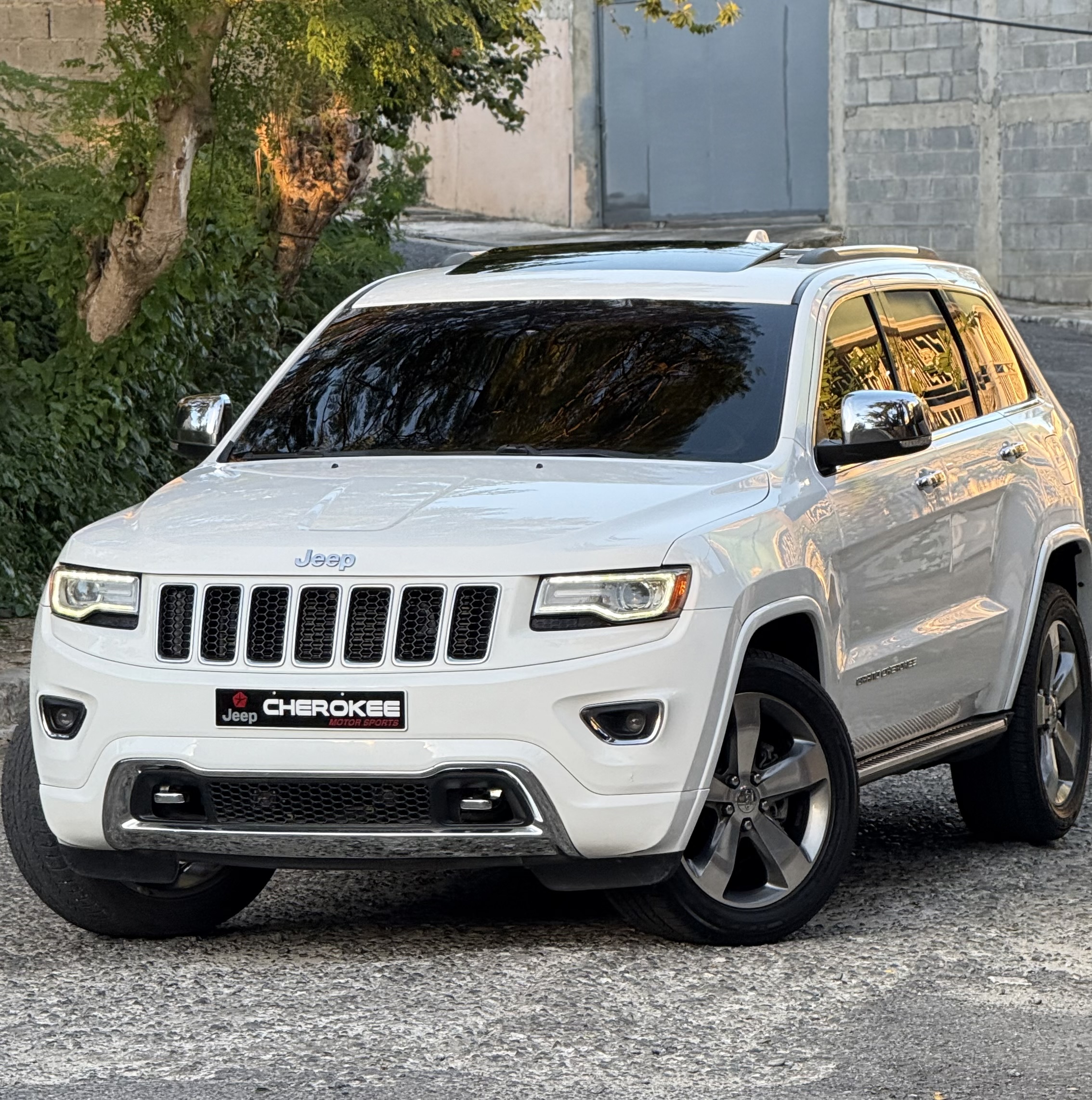 jeepetas y camionetas - Jeep Grand Cherokee Overland 2014 $969,000 4x2 