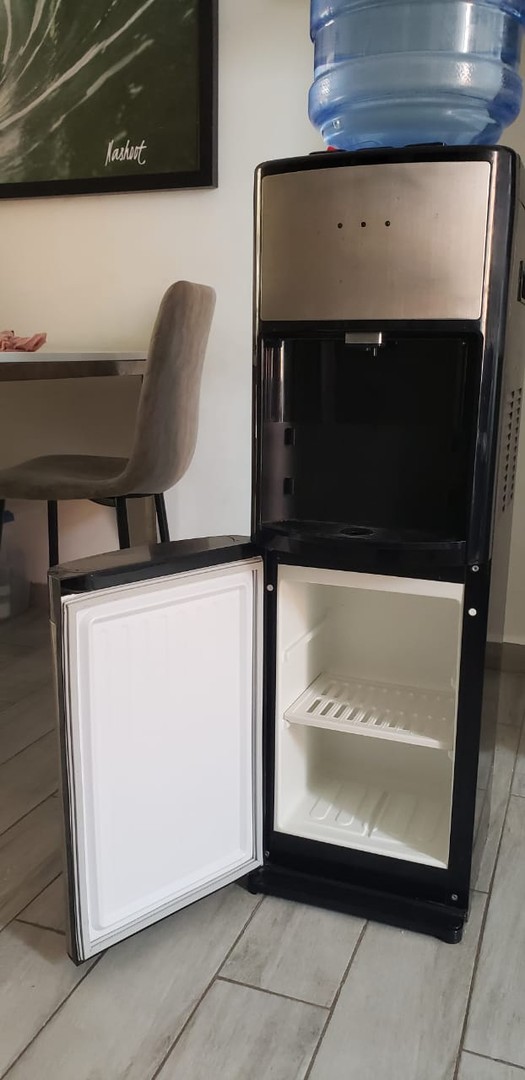 articulos de oficina - Bebedero TECNOMASTER, dispensador de agua fría y caliente.