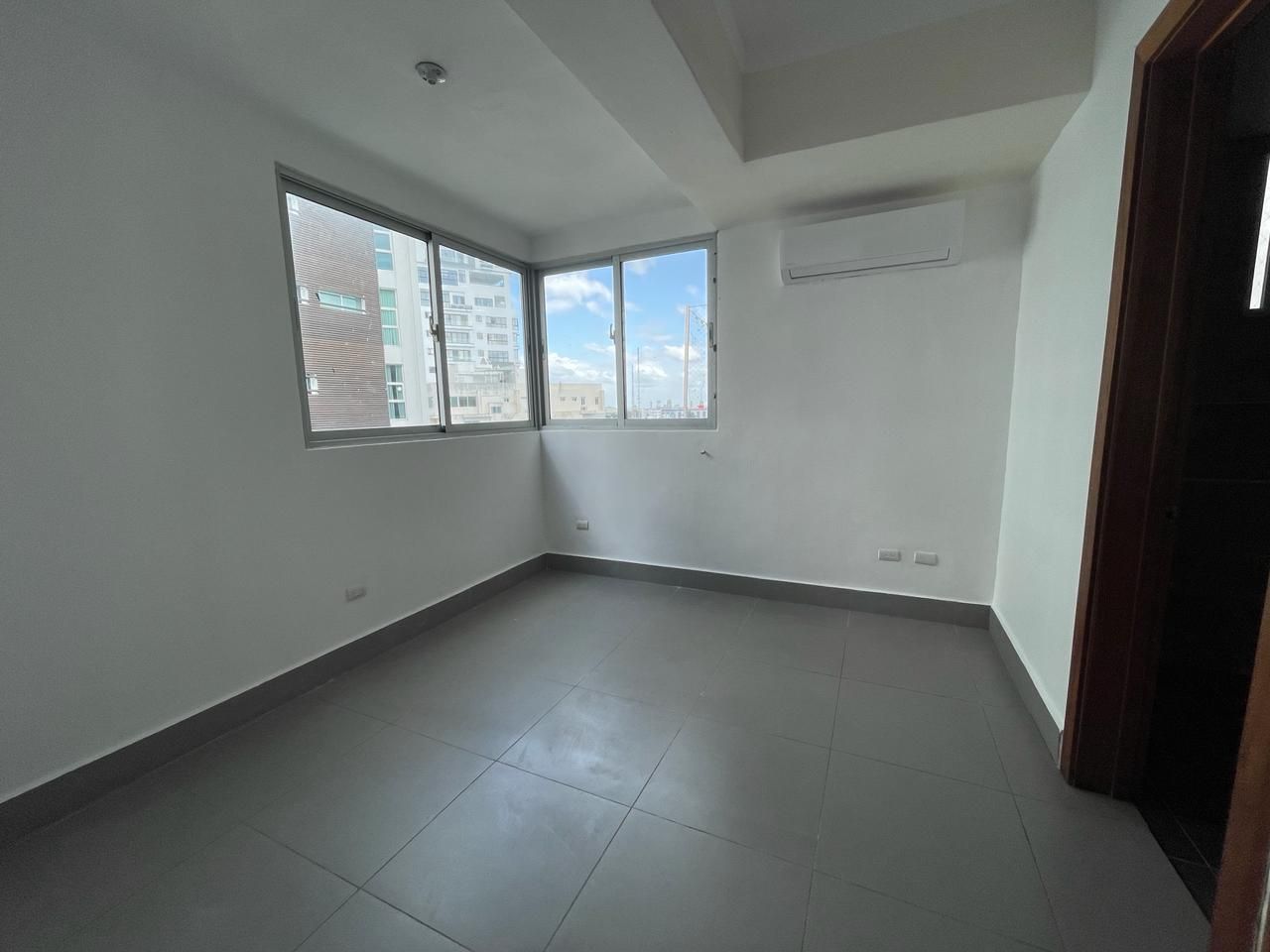 penthouses - Amplio Penthouse en venta en Serralles 5