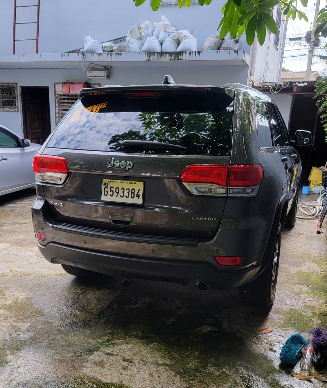 jeepetas y camionetas - JEEP GRAND CHEROKEE LAREDO 2018 2