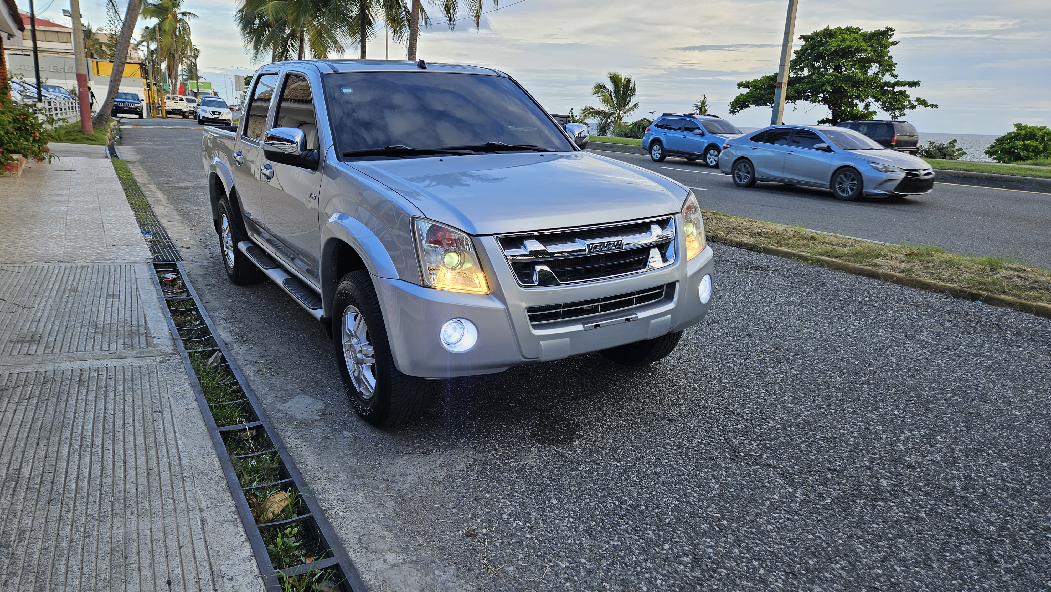 jeepetas y camionetas - Isuzu dmax 2012 full automatica 1