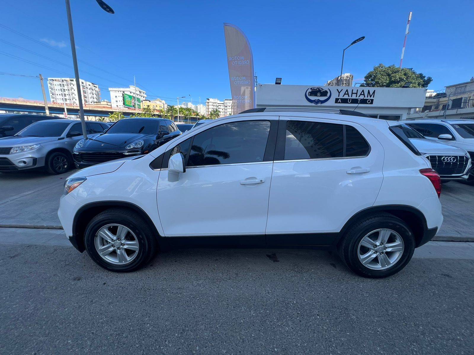 jeepetas y camionetas - Chevrolet Trax LT 2020 8