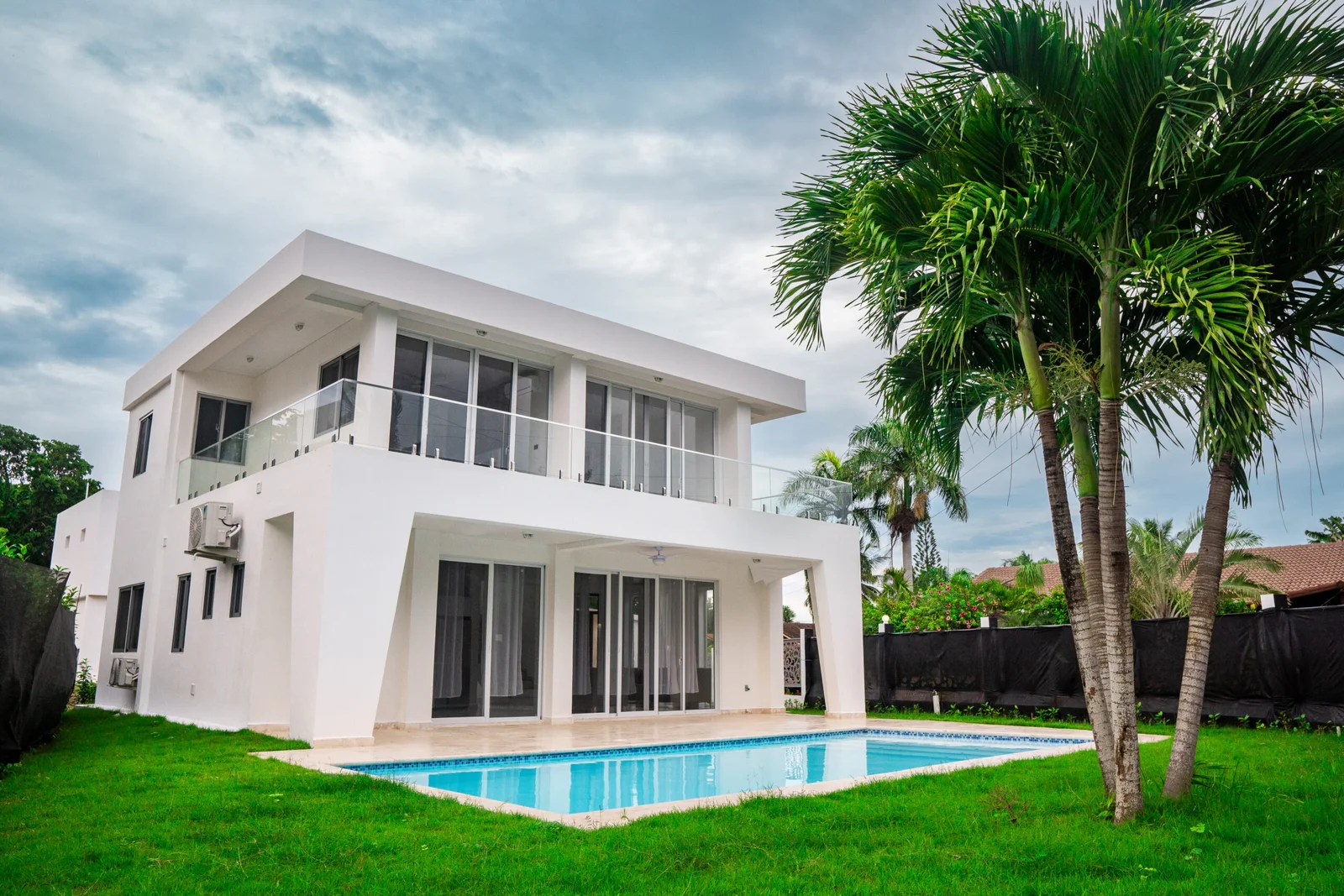 casas vacacionales y villas - MAJESTUOSA VILLA DE LUJO CON PISCINA EN CABARETE