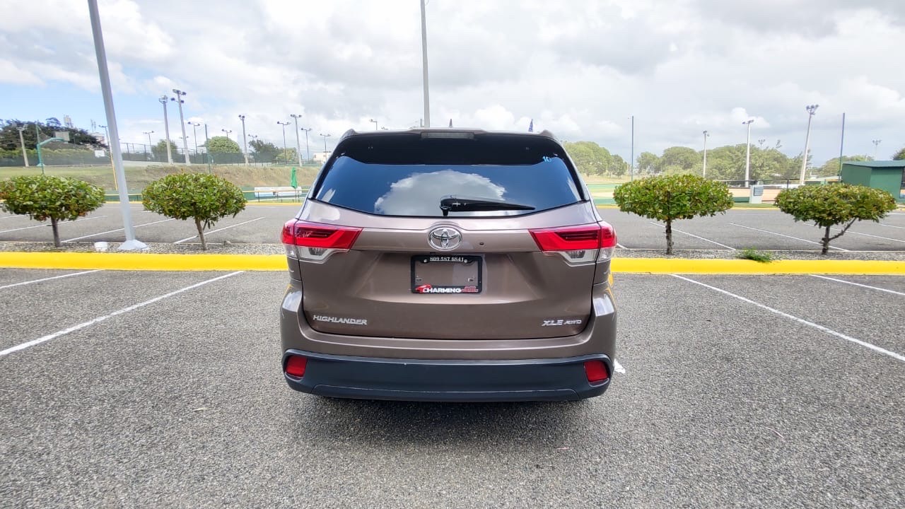 jeepetas y camionetas - Toyota Highlander 2018 XLE recién llegada  9