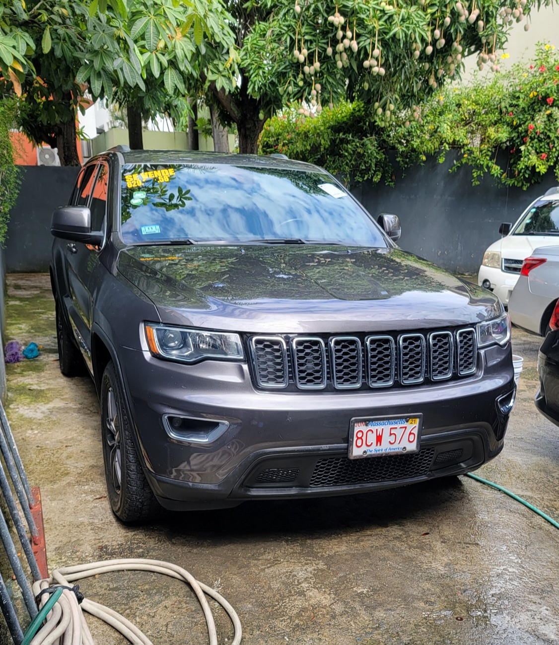 jeepetas y camionetas - JEEP GRAND CHEROKEE LAREDO 2018