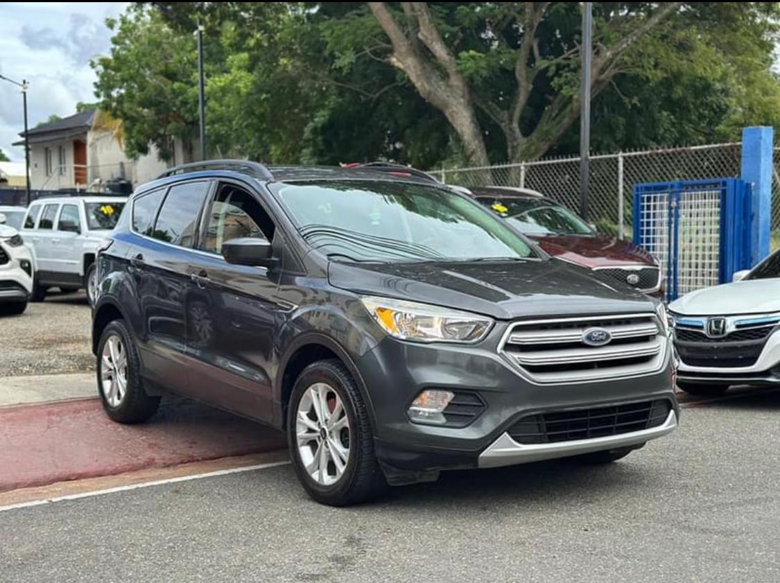 jeepetas y camionetas - Ford escape sel 2018 2