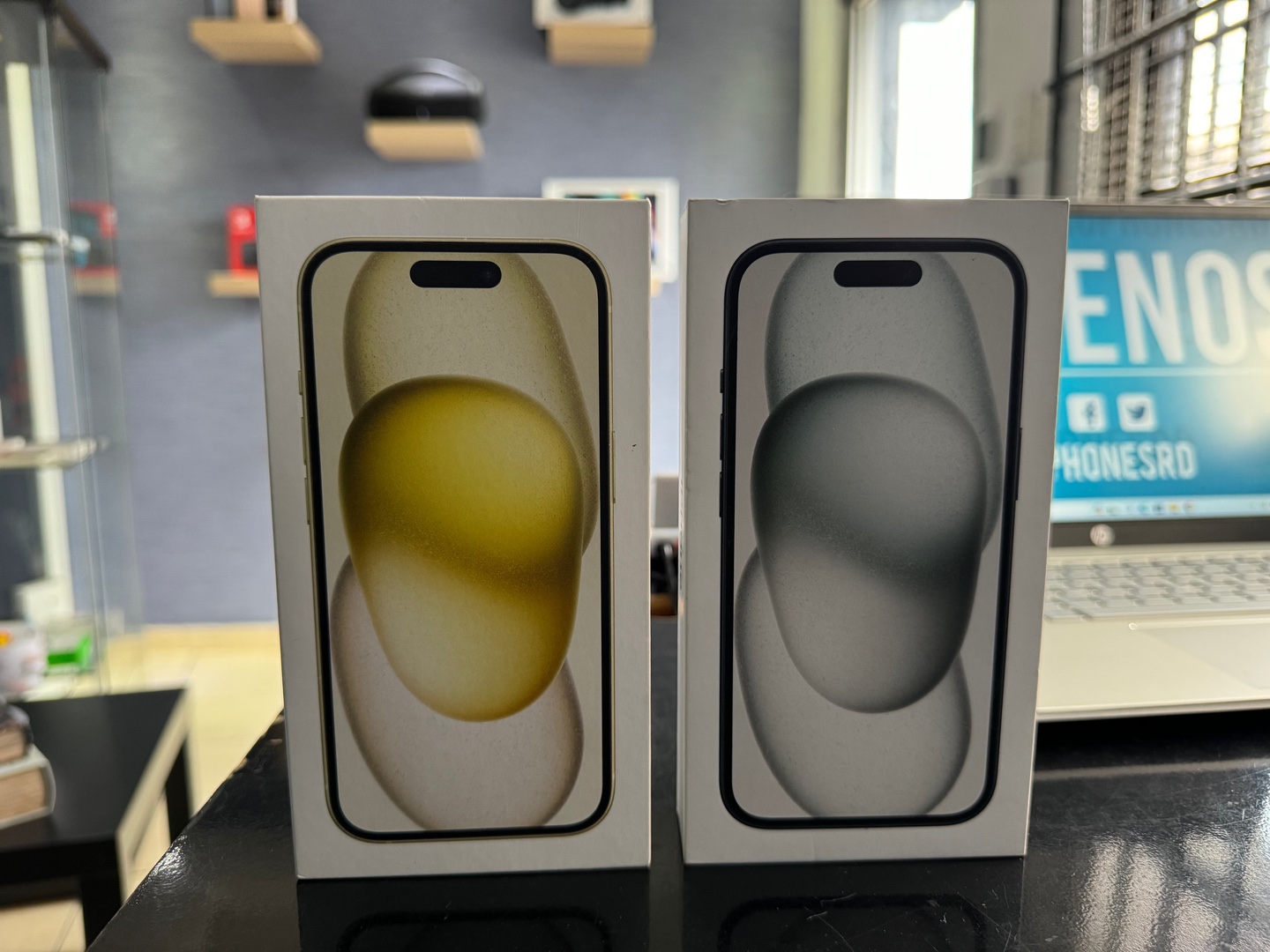 celulares y tabletas - iPhone 15 256GB E-SIM Nuevos Sellados, Desbloqueados, RD$ 65,995 NEG| TIEND