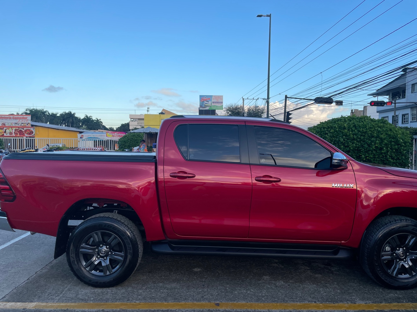 jeepetas y camionetas - Toyota Hilux 2023 3