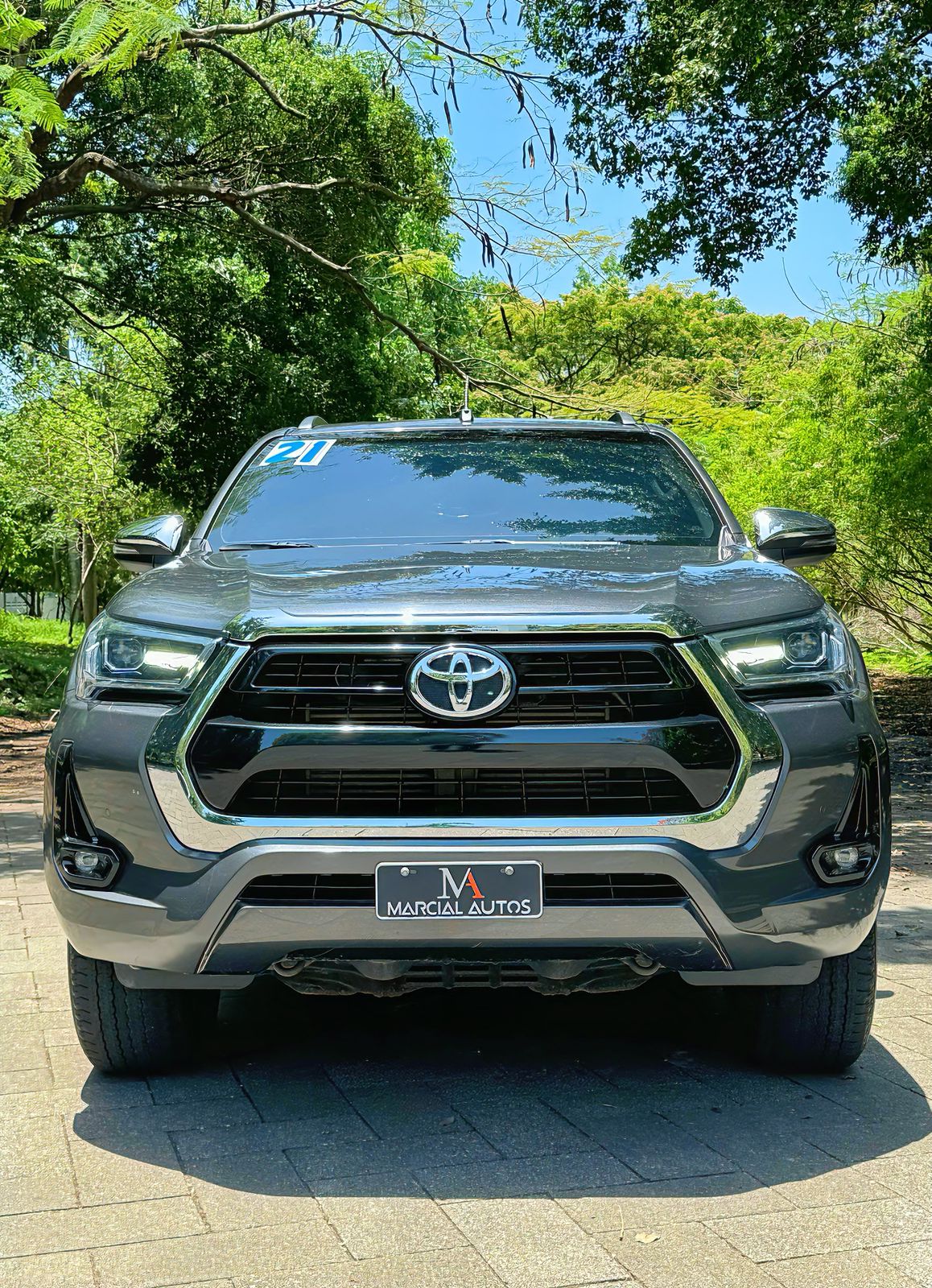 jeepetas y camionetas - Ven conoce esta super toyota Hailux limited 2021 4x4 excelente condiciones  1