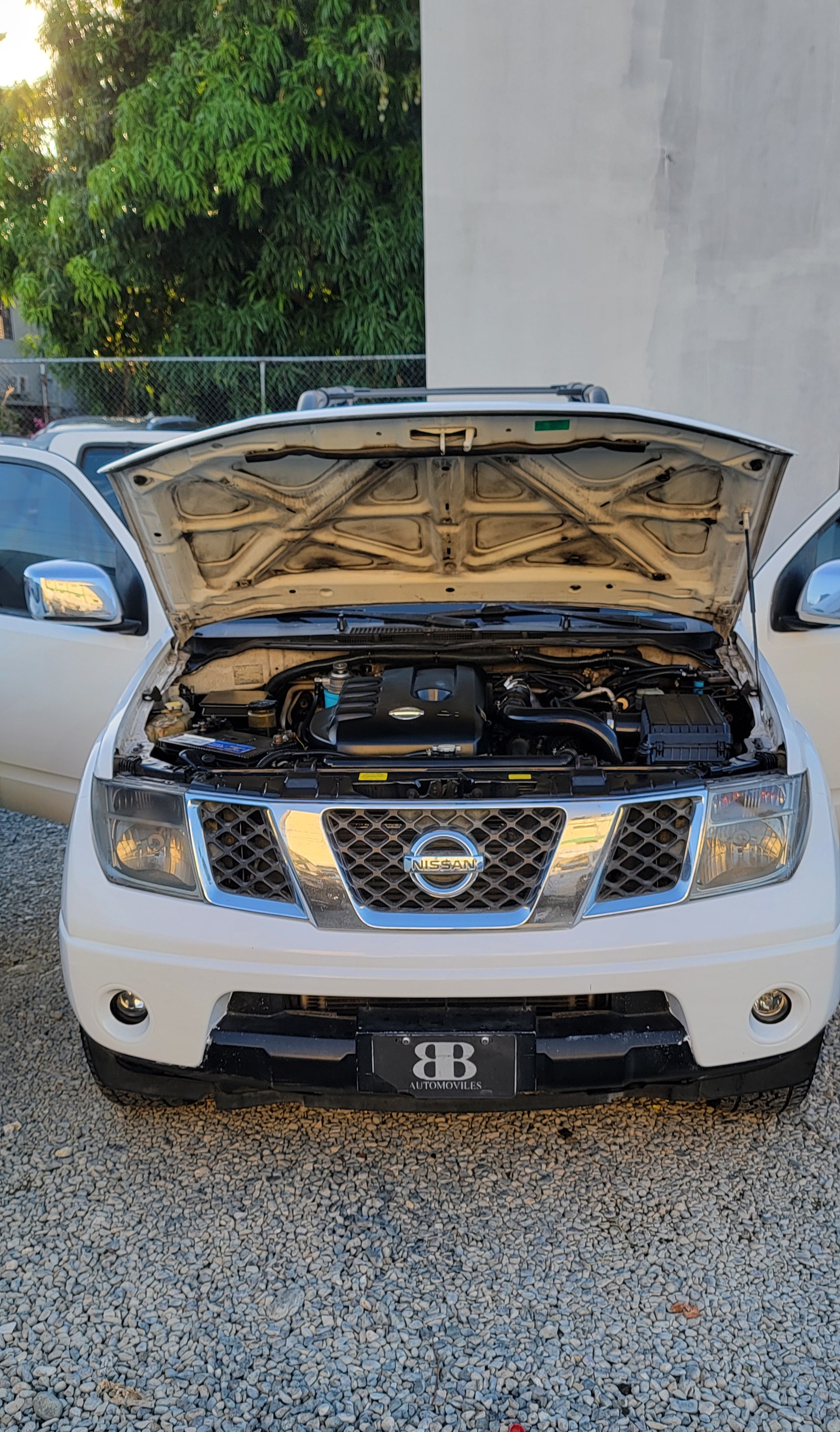 jeepetas y camionetas - NISSAN NAVARA D/C  2011 9