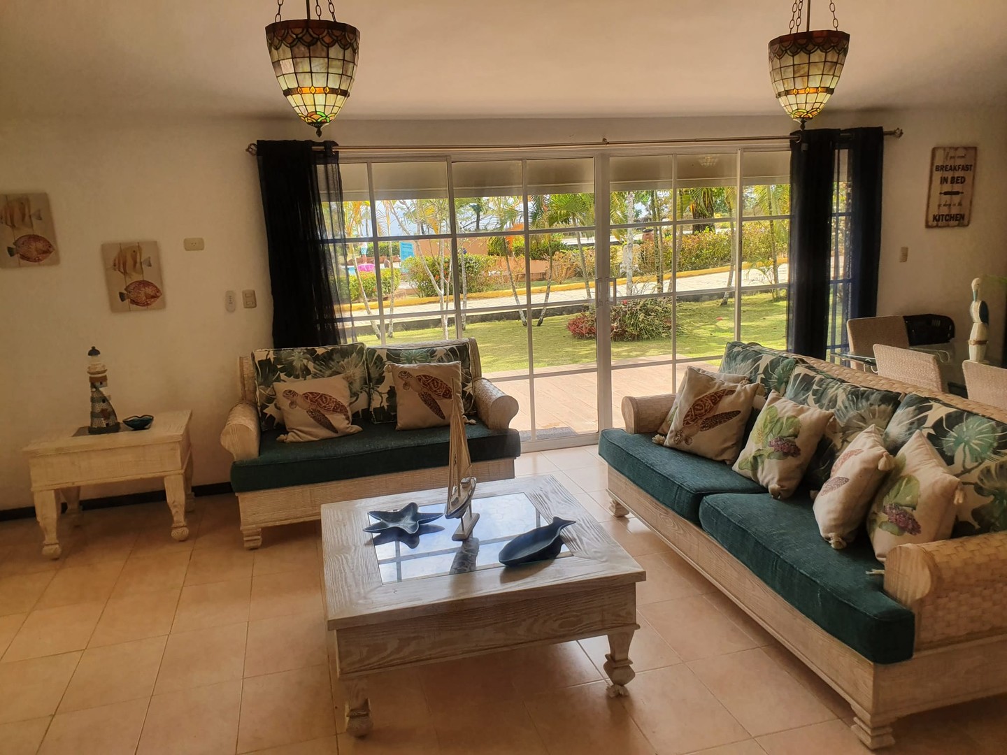 casas vacacionales y villas - Alquiler Villa Amueblada de 3 Habitaciones con Piscina, Los Róbalos, Samaná 1