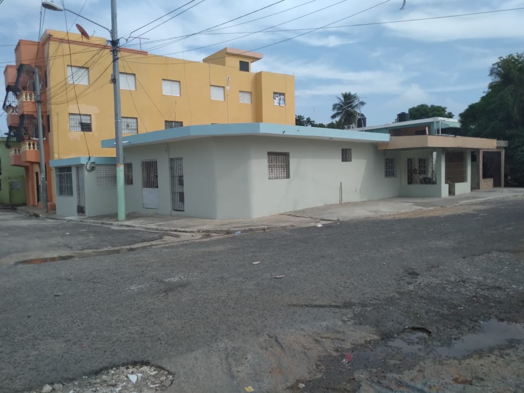 casas - vendo propiedad , cerca del supermercado bravo San vicente y de  parada de metro