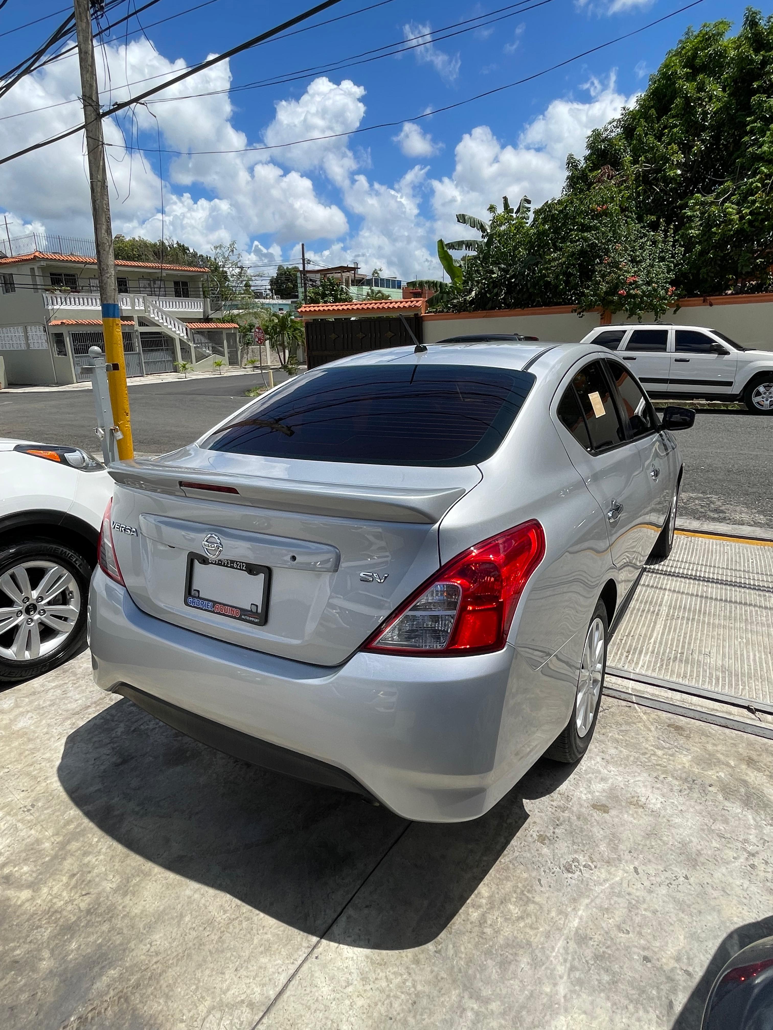 carros - nissan versa sv 7