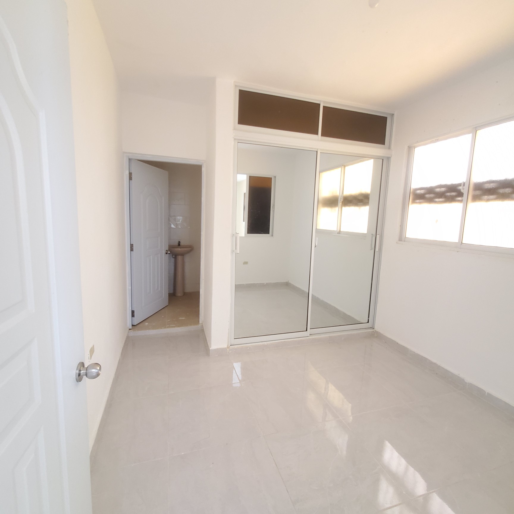 casas - Casa en Montecristi, si esta buscando un lugar para vivir e invertir aquí está  9