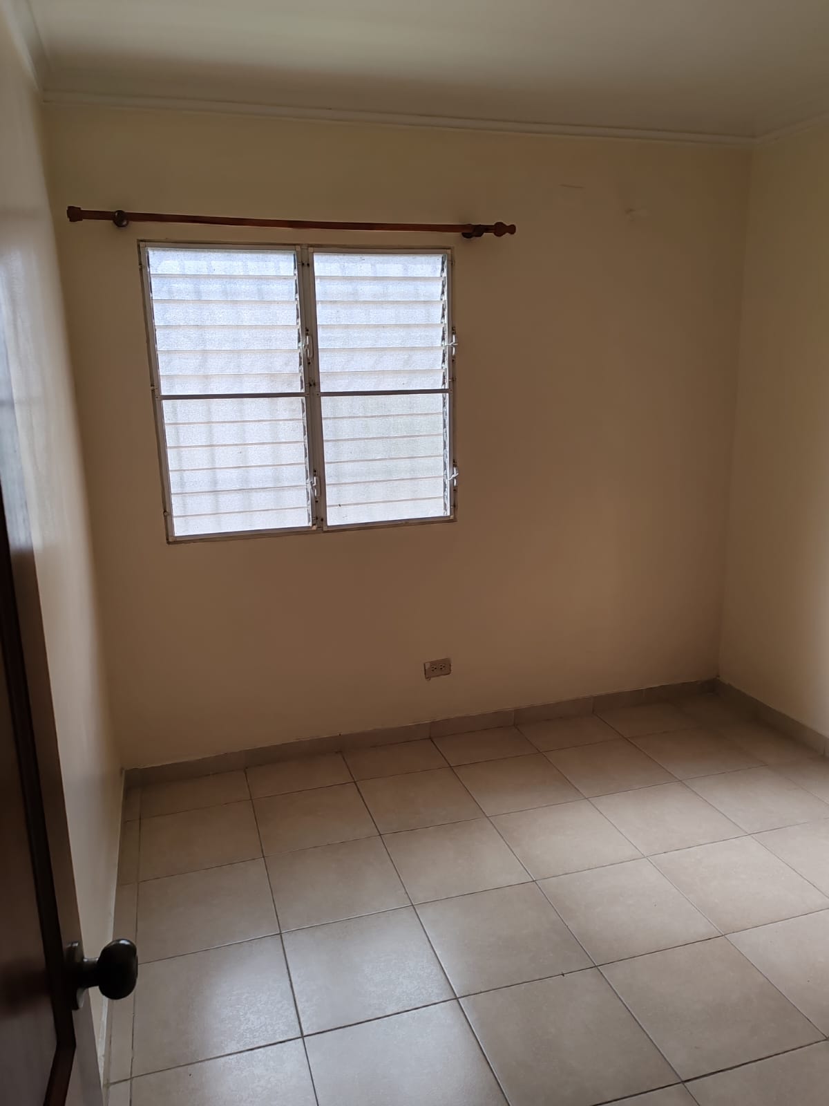 apartamentos - ALQUILO 1ER PISO EN CIUDAD BONITA AV , JACOBO MAJL 5