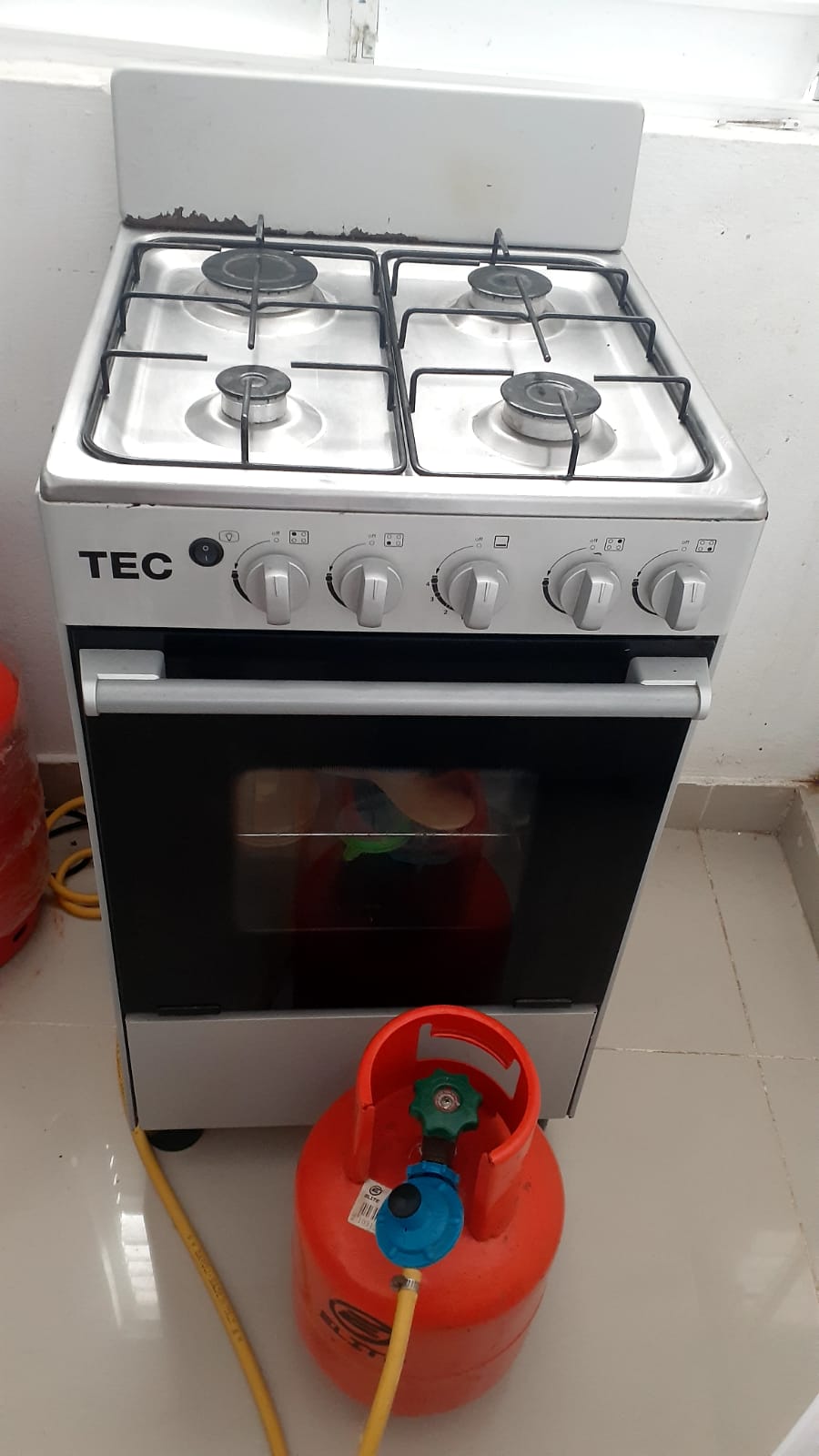 cocina - Combo de estufa y tangue de gas en 7,500 pesos. 