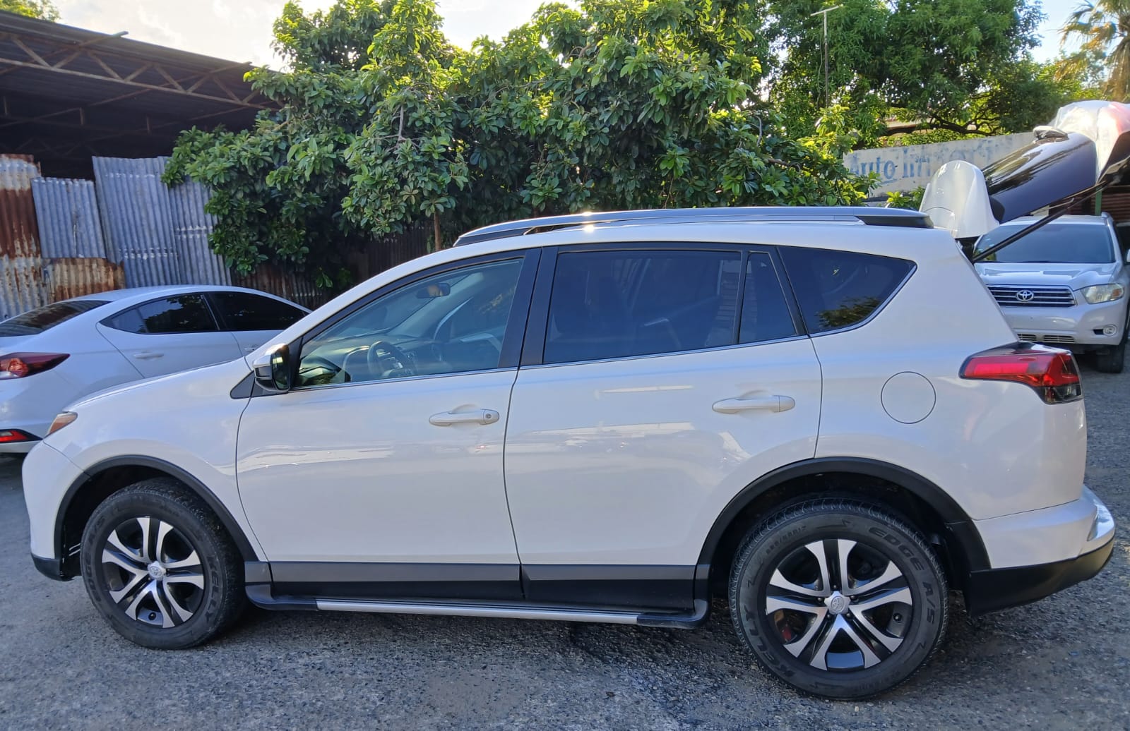 jeepetas y camionetas - Toyota rav4 2017 1