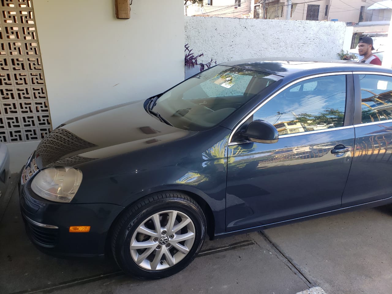 carros - Volkswagen Jetta 2010 azul, 5 cilindros 2.5 cc con sun roof en perfecto estado 