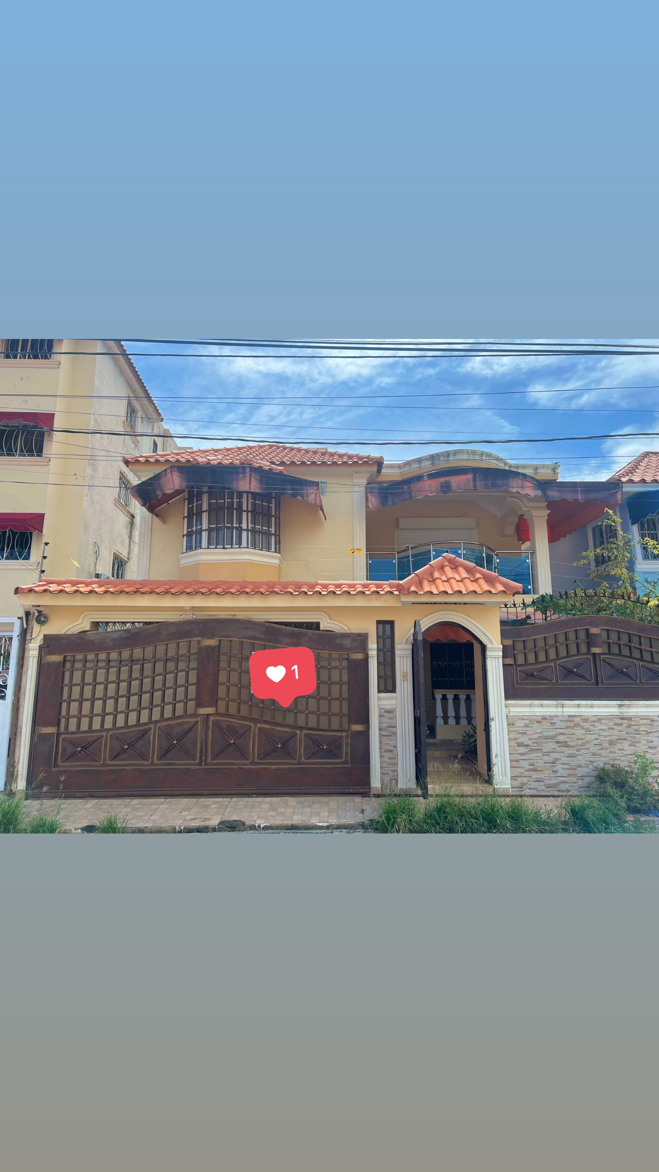 casas - vendo amplia casa de dos niveles en el mirador del este santo Domingo  1