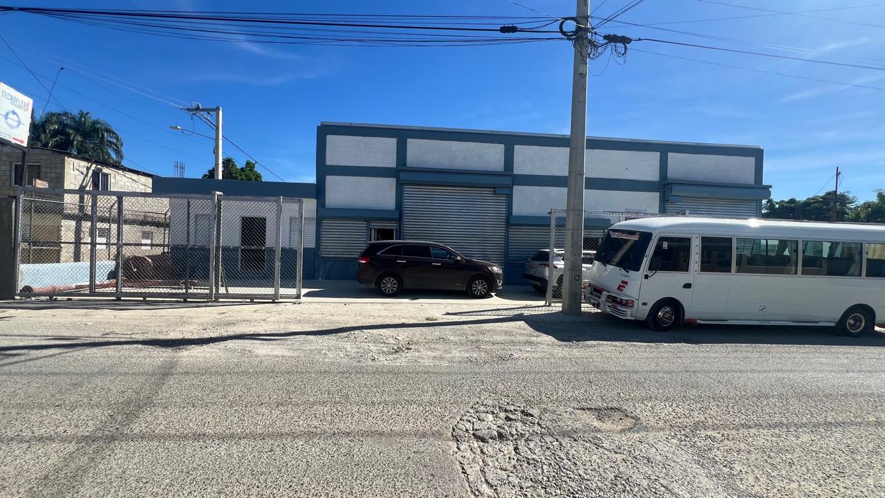 oficinas y locales comerciales - Nave en alquiler en nigua, San Cristóbal 