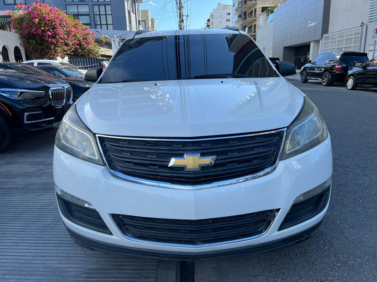 jeepetas y camionetas - Chevrolet Traverse LS 2015 3