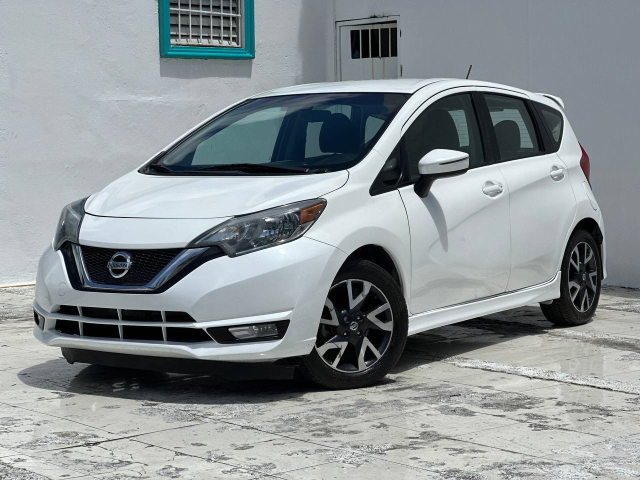 carros - NISSAN VERSA NOTE SR 2017Recien Importado 2