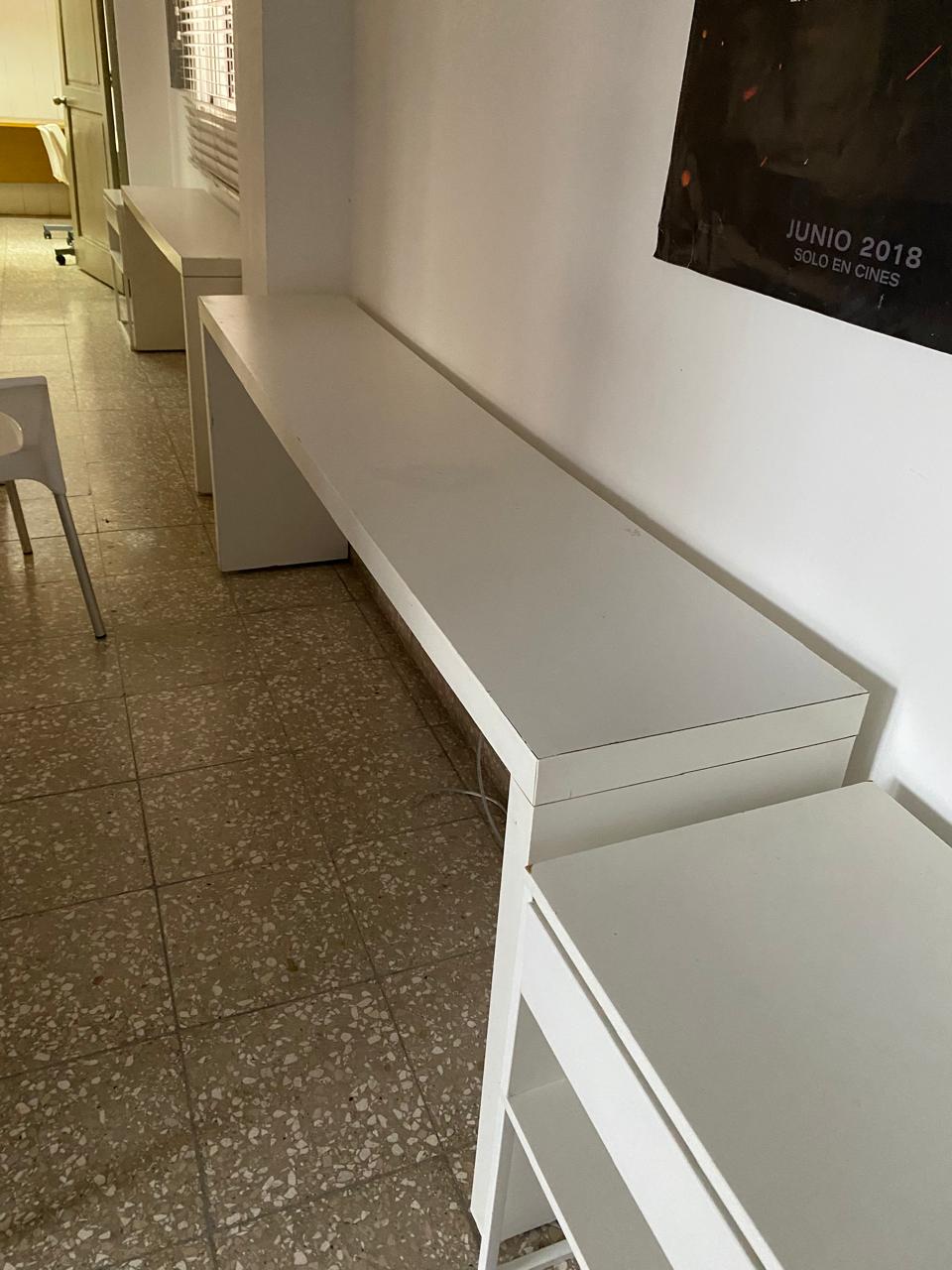 muebles y colchones - Credenzas o escritorios blancos 3