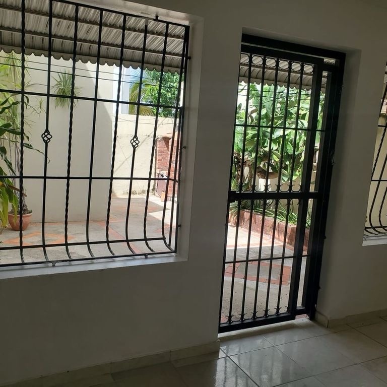 apartamentos - Alquilo casa en Residencial Santo Domingo