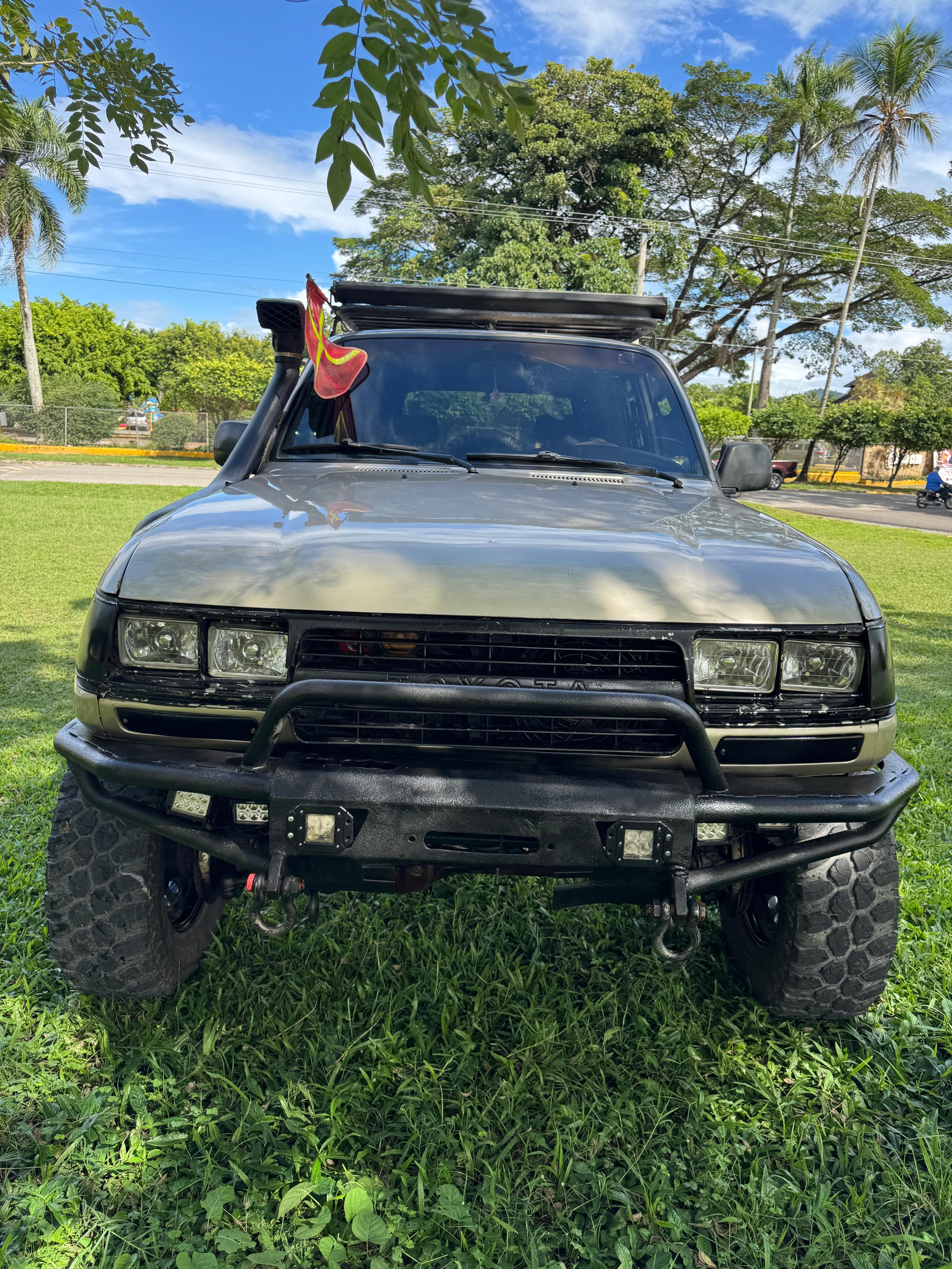 jeepetas y camionetas - Toyota land cruicer 1991 6