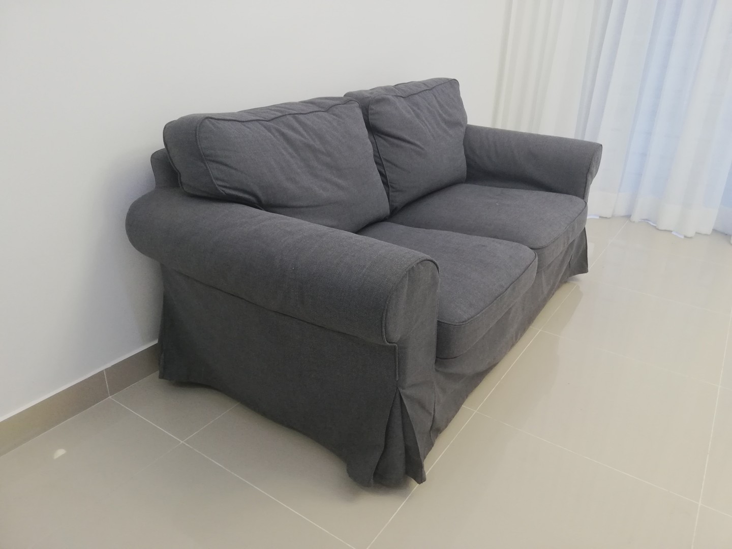 muebles y colchones - Mueble de dos (2) plazas gris/Ikea. Único dueño.  2