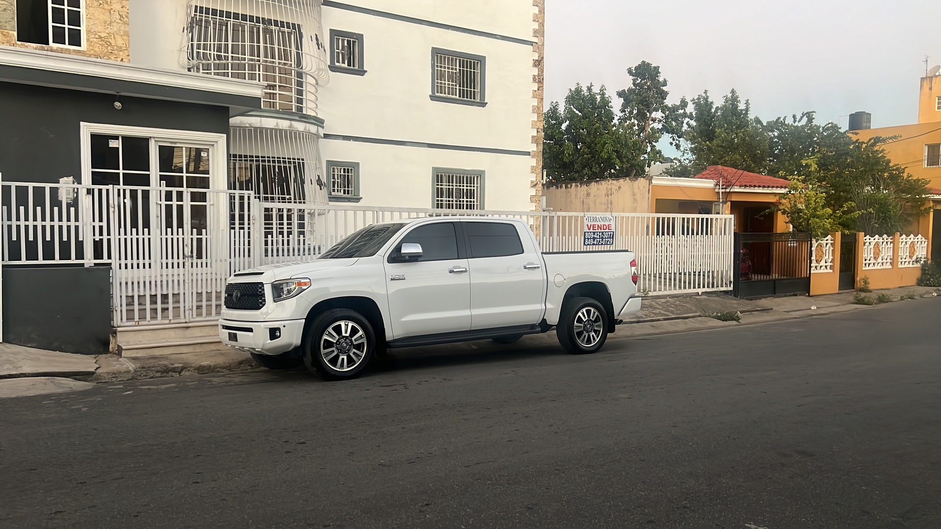 jeepetas y camionetas - Tundra Platinum 2019