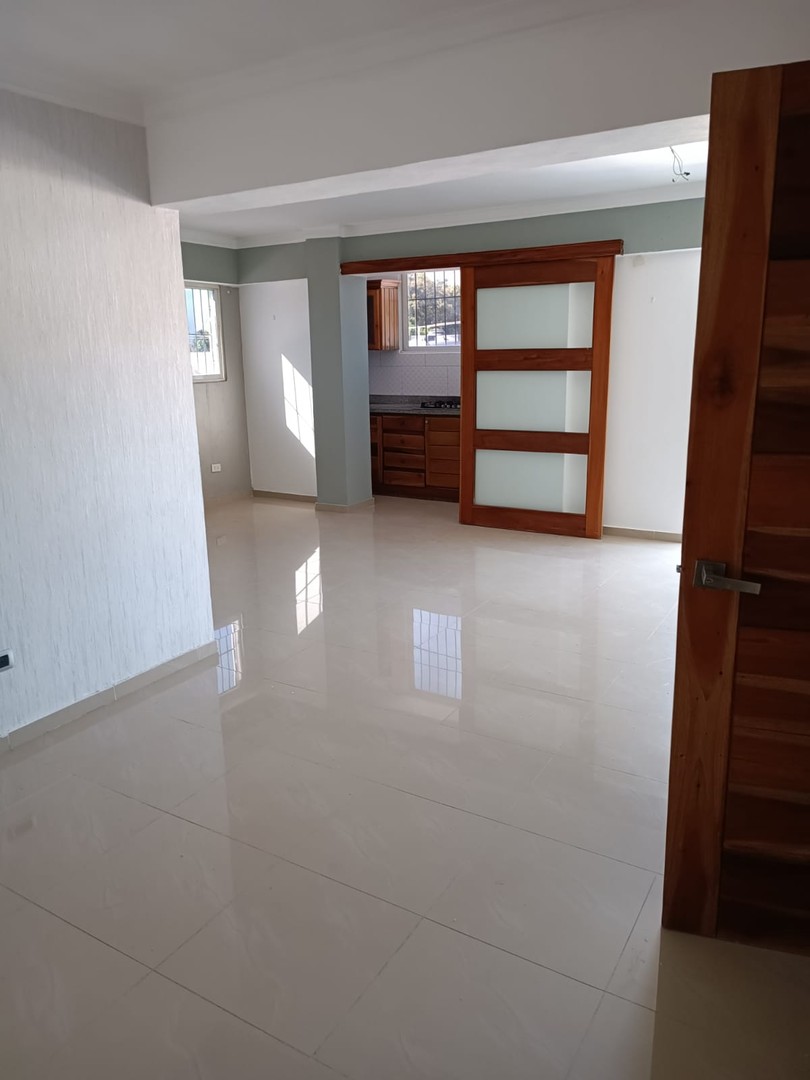 apartamentos - Vendo  tercer piso.  
El Millón 
 9