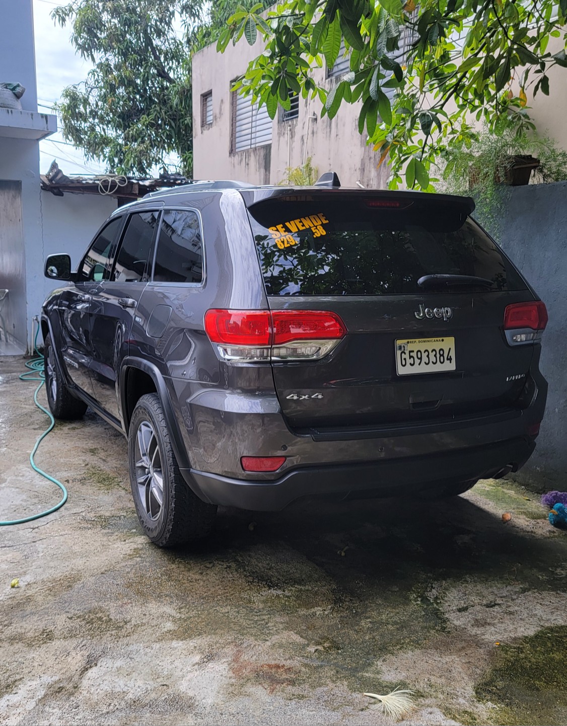 jeepetas y camionetas - JEEP GRAND CHEROKEE LAREDO 2018 3