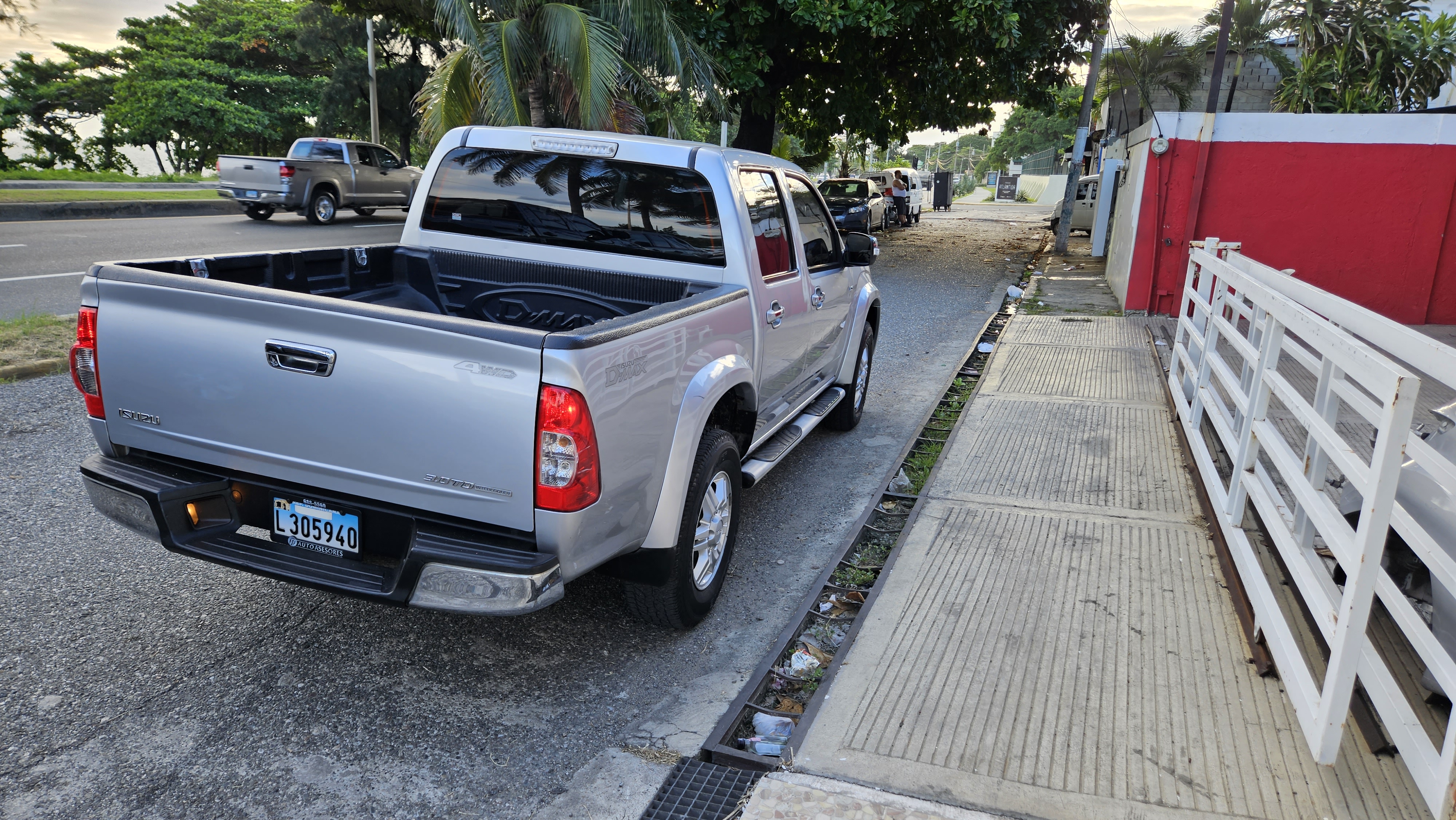 jeepetas y camionetas - Isuzu dmax 2012 full automatica 2