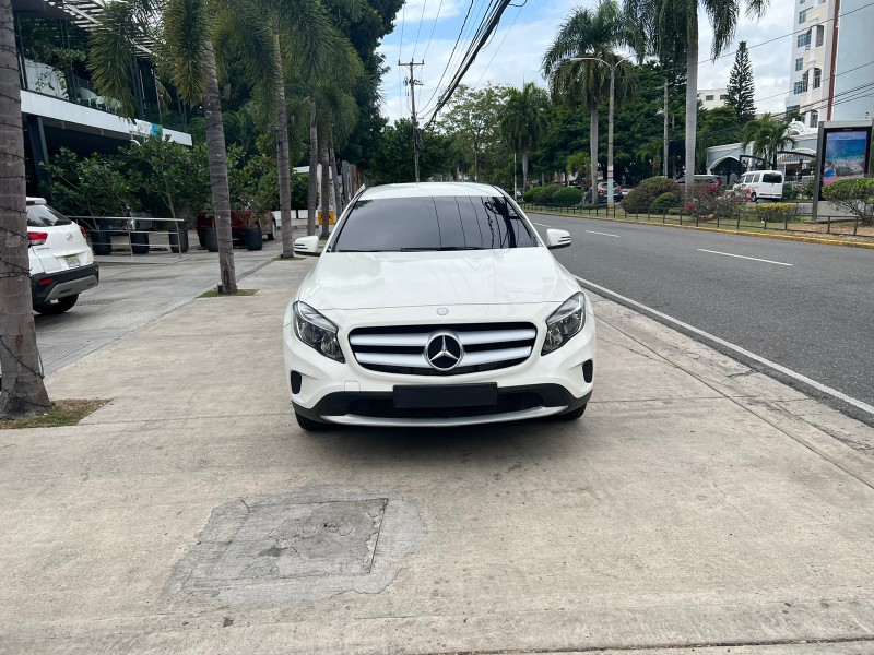 jeepetas y camionetas - Mercedes benz GLA 250 2016 impecable 