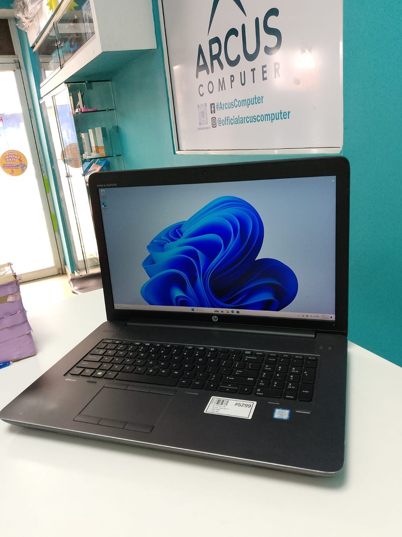 computadoras y laptops - Laptop, HP ZBook 17 G4 / 7th Gen, Intel Core i7 / 16GB DDR4 / 512GB SSD

- Preci 2