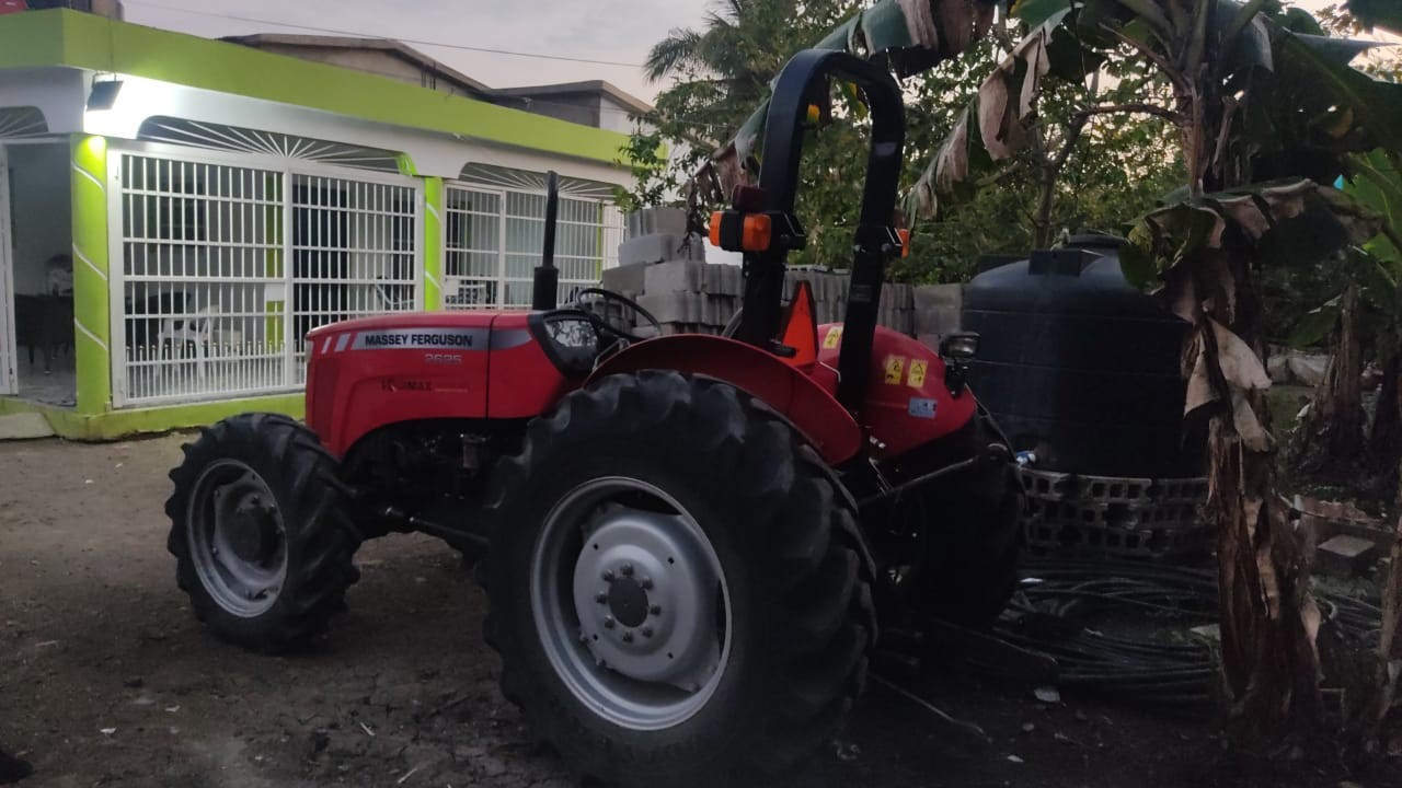 camiones y vehiculos pesados - Tractor agrícola en venta. 1