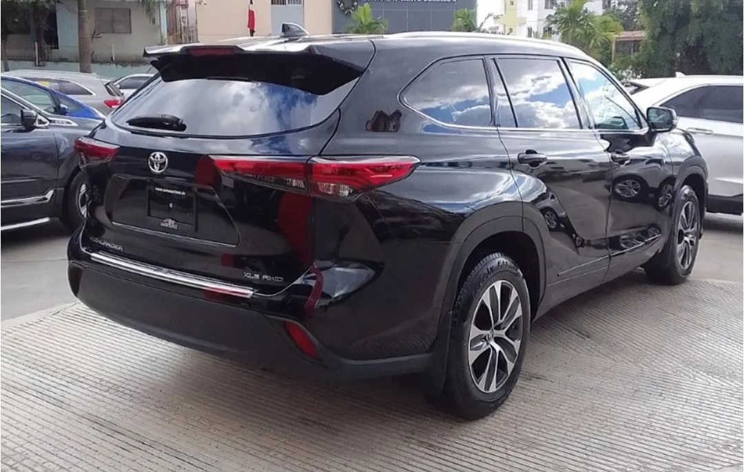 jeepetas y camionetas - 2020 Toyota Highlander XLE 4X4 1