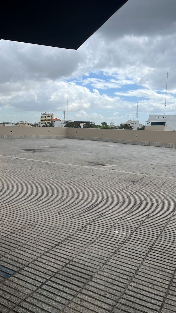 oficinas y locales comerciales - Plaza Sambil local de 42m2 + 360m2 de terraza 3